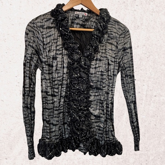 Elegant Black Ruffled Blouse - Picture 1 of 4